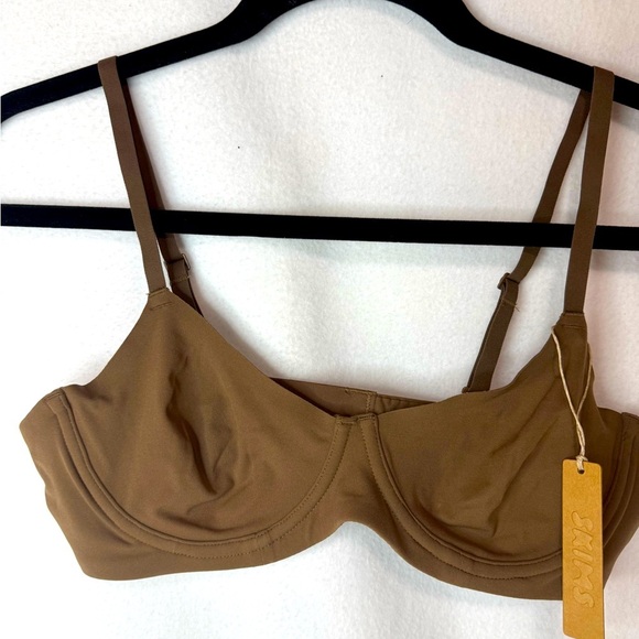 New SKIMS Unlined Demi Bra. Oxide. 38A - Picture 1 of 6